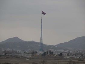 韩国军方情报官员因涉嫌泄露机密被捕，据报道是间谍