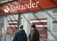 西班牙桑坦德银行（Banco Santander SA）在英国分行关闭之际宣布裁员750人