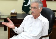 前人民党首席部长Pervez Khattak将加入Fazlur Rehman的JUI-F